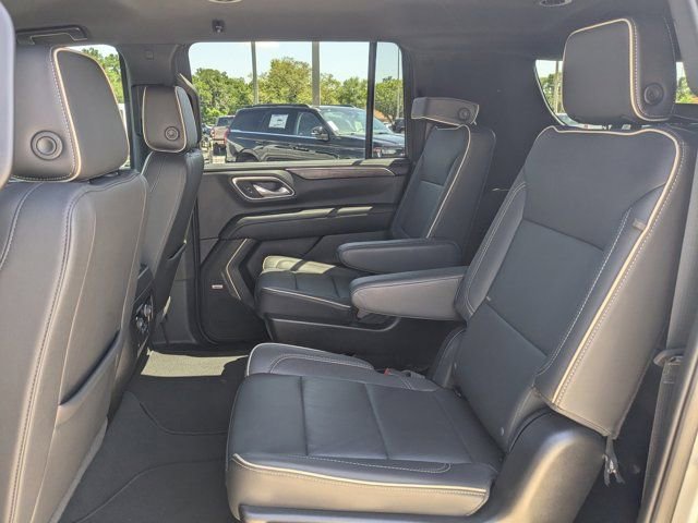 Used 2024 Chevrolet Suburban Premier AWD/4WD image 14