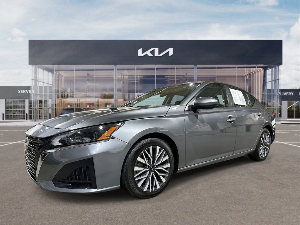 Used 2023 Nissan Altima 2.5 SV image 4