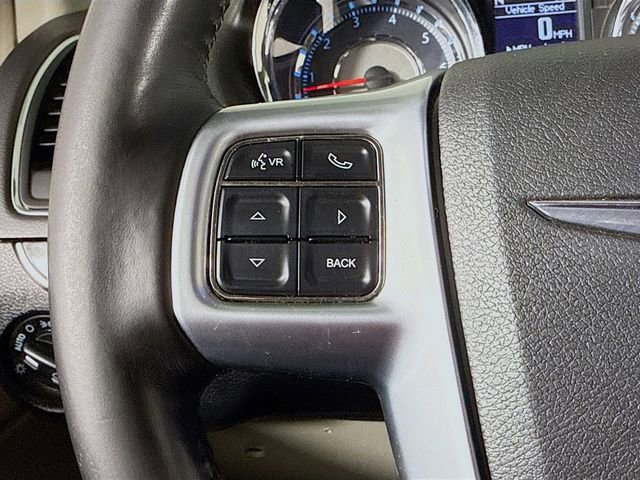 Used 2011 Chrysler Town & Country Touring-L w/ Entertainment Group #2 FWD image 13