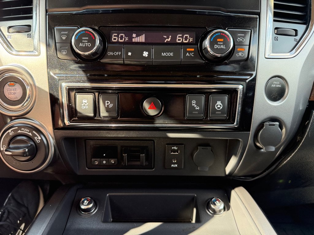 Used 2018 Nissan Titan Platinum Reserve w/ Platinum Utility Package AWD/4WD image 29