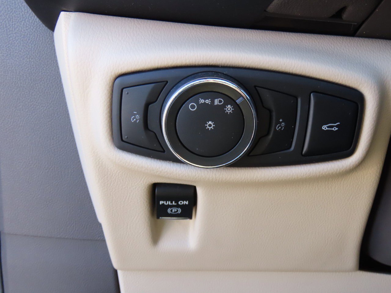 Used 2016 Lincoln MKX Reserve w/ Climate Package image 27