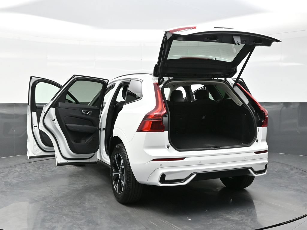 New 2026 Volvo XC60 B5 Core AWD/4WD image 41