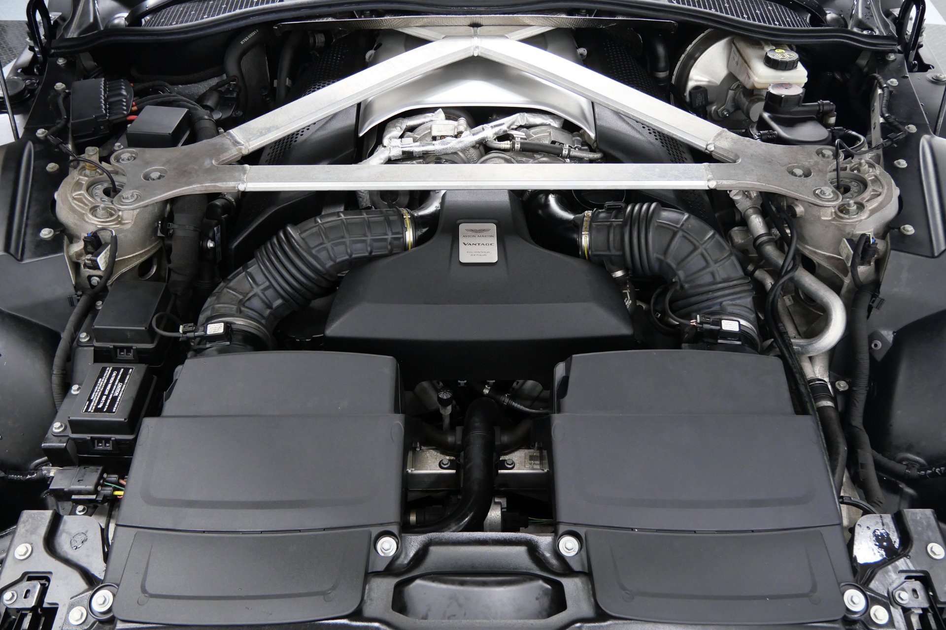 Used 2020 Aston Martin V8 Vantage -Twin Turbo V8, Comfort Collec image 12