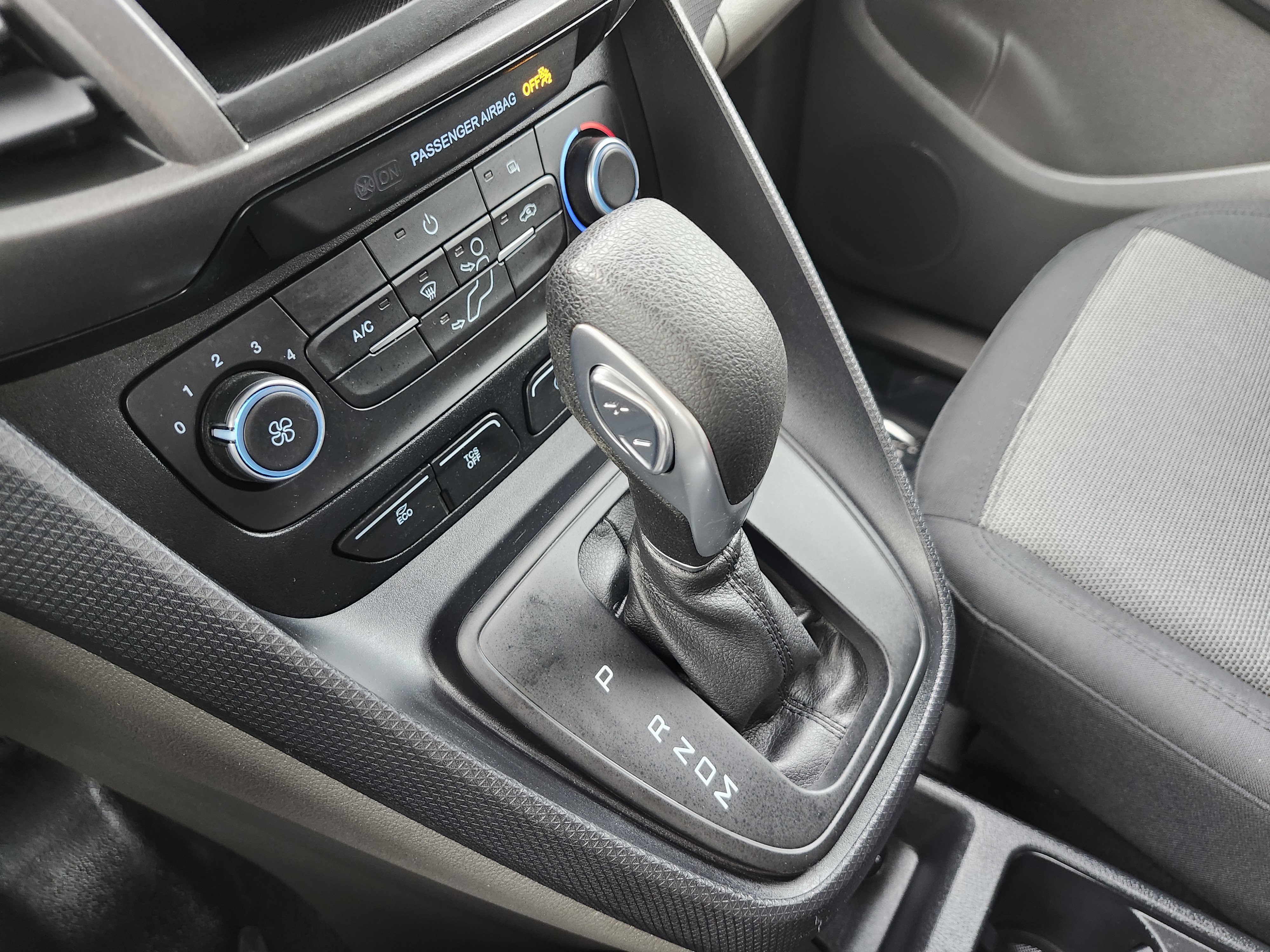 Used 2023 Ford Transit Connect XL image 8