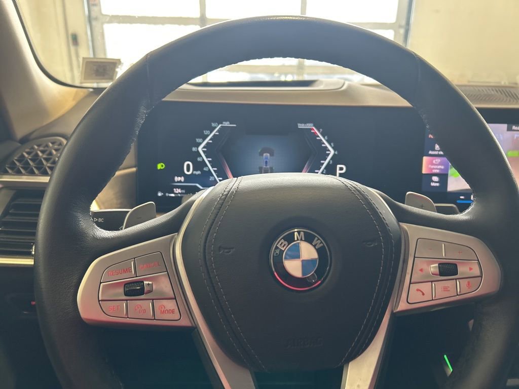 Used 2023 BMW X7 xDrive40i w/ Parking Assistance Package image 12