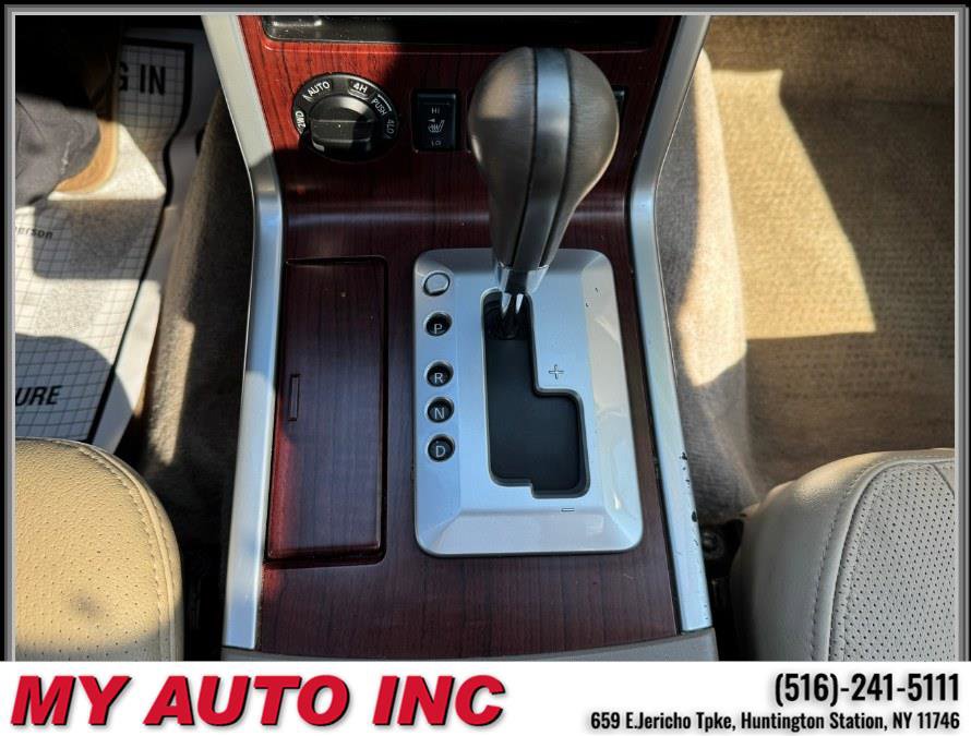 Used 2011 Nissan Pathfinder LE w/ Navigation Pkg image 21