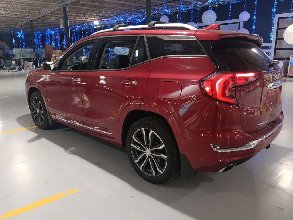 Used 2018 GMC Terrain Denali w/ Advanced Safety Package AWD/4WD image 8
