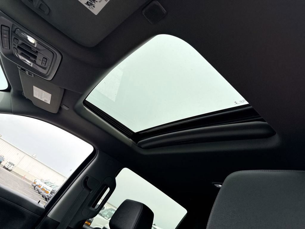 Used 2021 Chevrolet Silverado 1500 LTZ w/ Z71 Off-Road Package image 22