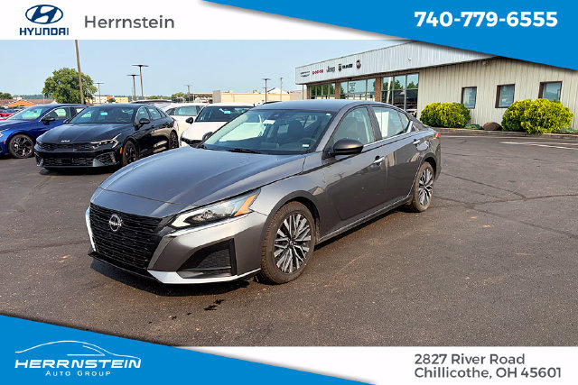 Used 2024 Nissan Altima 2.5 SV FWD image 3