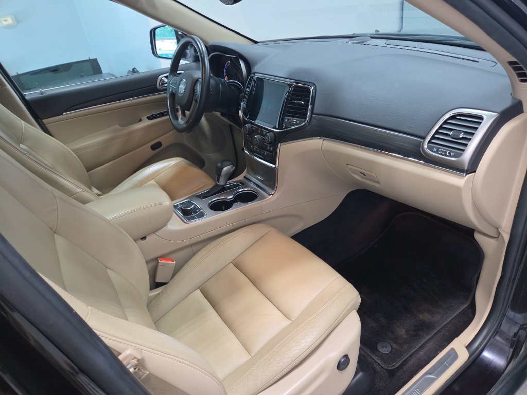 Used 2019 Jeep Grand Cherokee Limited AWD/4WD image 20