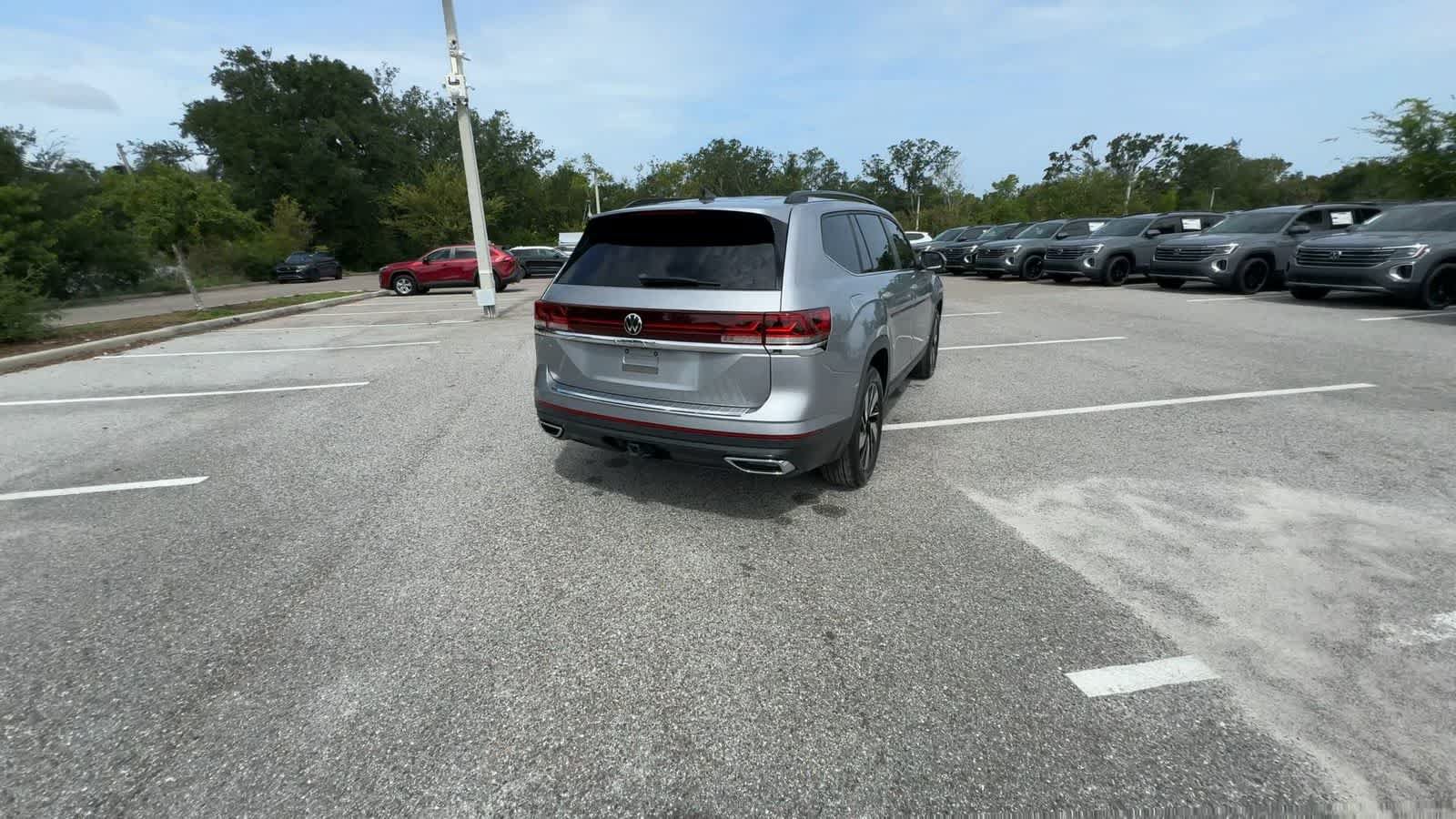 Used 2024 Volkswagen Atlas SE FWD image 7