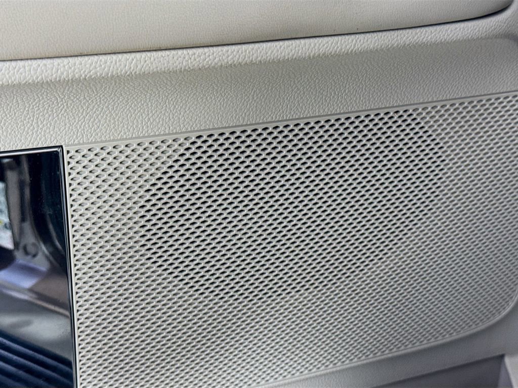 Used 2017 Lincoln Navigator Select RWD image 23