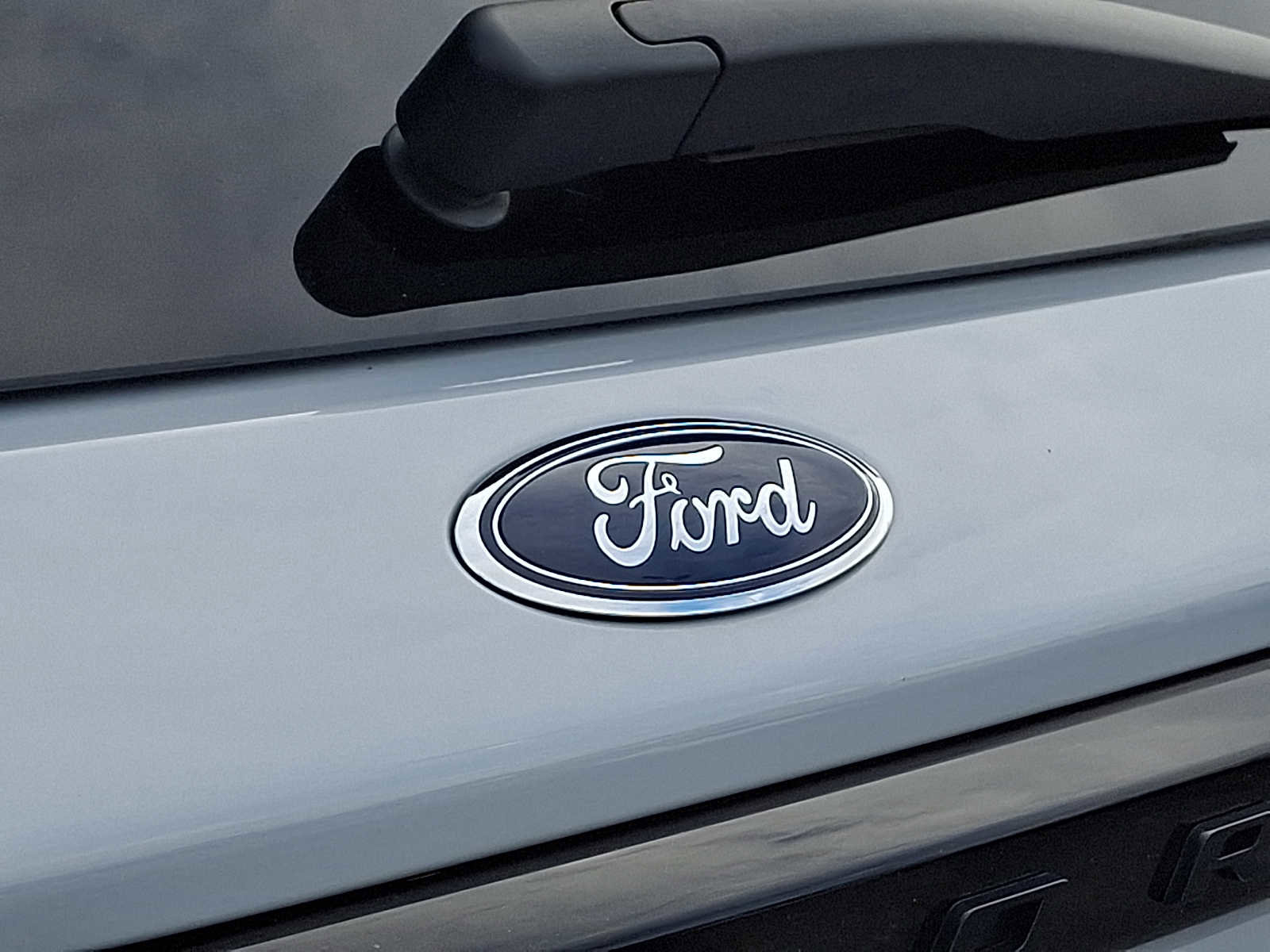 Certified 2025 Ford Explorer Platinum w/ LUX Leather Package image 29