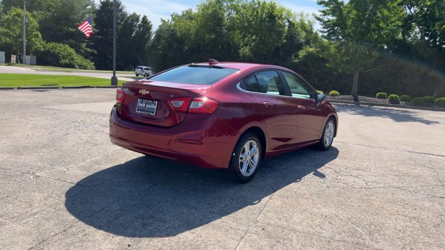 Used 2018 Chevrolet Cruze LT w/ Convenience Package FWD image 8