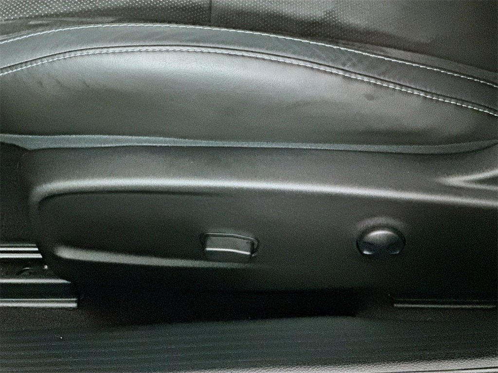 Used 2023 Dodge Challenger R/T w/ Plus Package image 22