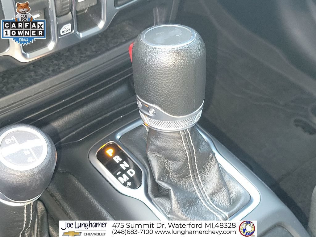 Used 2022 Jeep Wrangler Unlimited Sahara w/ Cold Weather Group AWD/4WD image 18