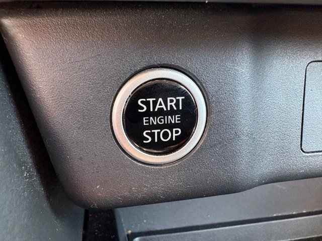 Used 2023 Nissan Rogue SV AWD/4WD image 22