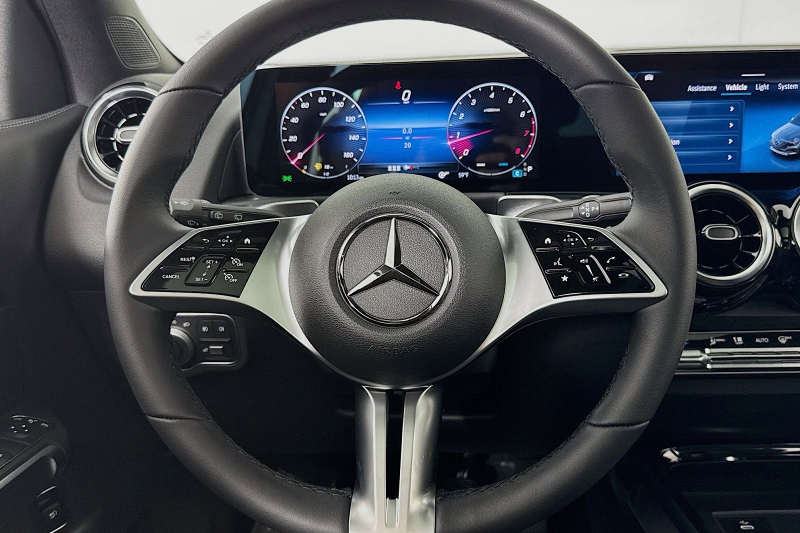 New 2026 Mercedes-Benz GLB 250 image 17