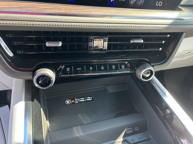 New 2026 Chevrolet Suburban Premier image 26