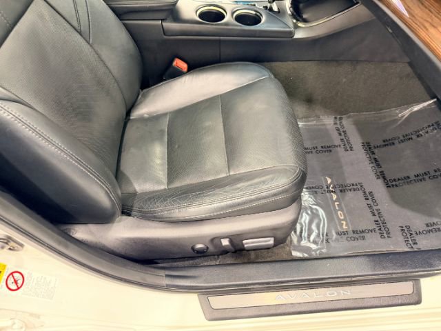 Used 2014 Toyota Avalon Limited FWD image 30