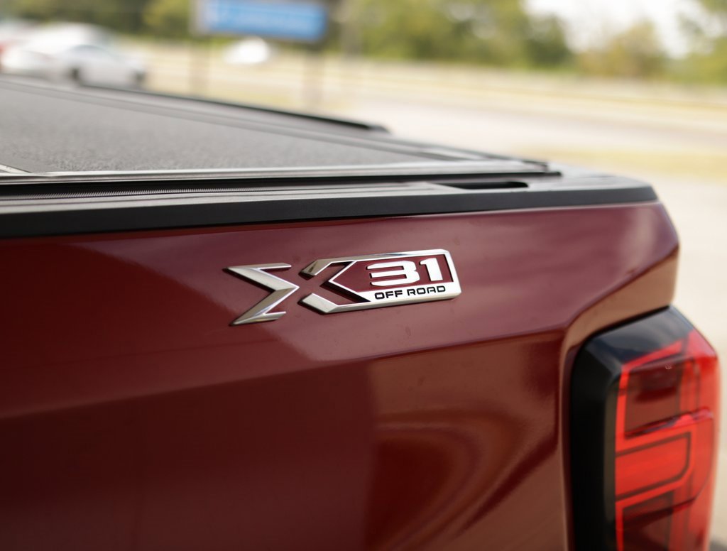 Used 2019 GMC Sierra 1500 SLT w/ SLT Premium Package image 39