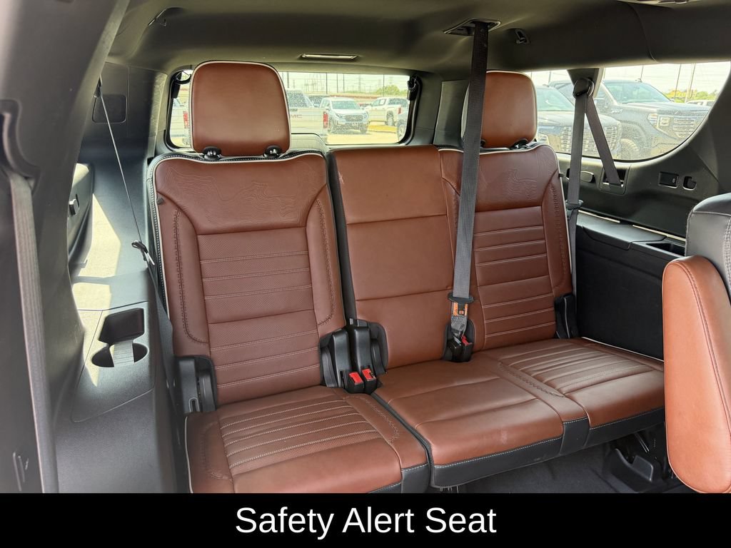 Used 2023 GMC Yukon XL Denali Ultimate AWD/4WD image 41