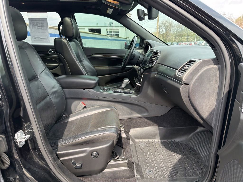 Used 2019 Jeep Grand Cherokee Limited w/ Luxury Group II image 25