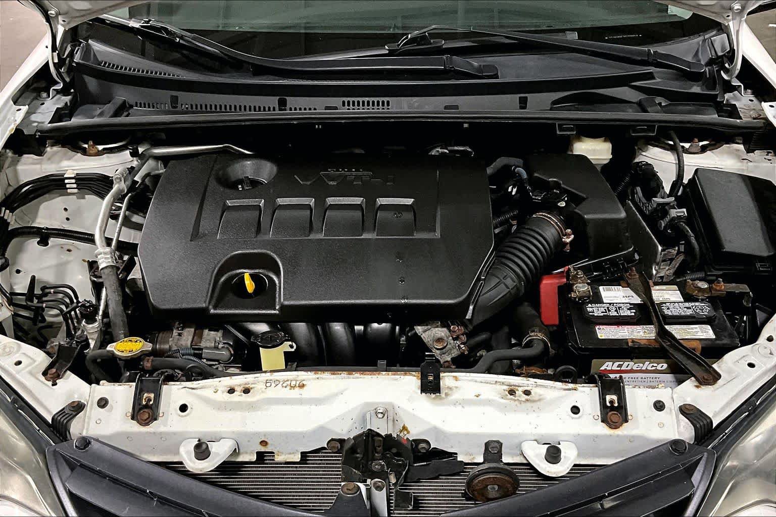 Used 2015 Toyota Corolla LE FWD image 32