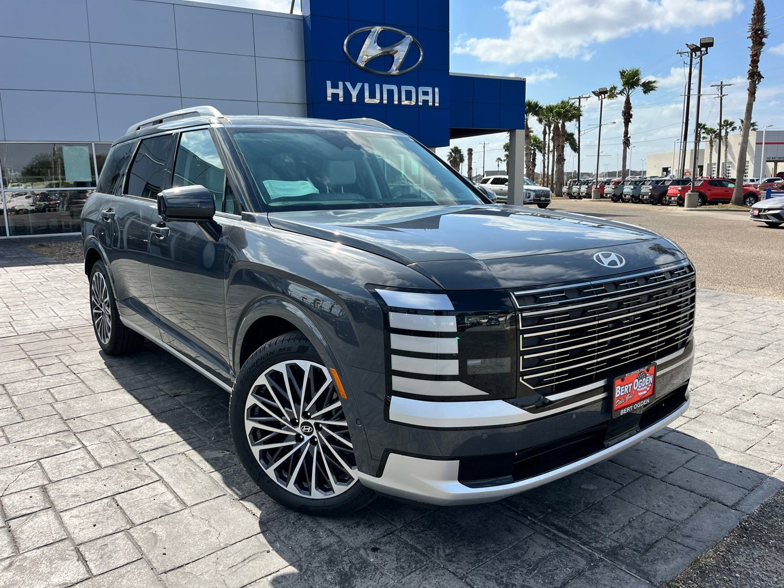 Used 2026 Hyundai Palisade Calligraphy FWD video 1