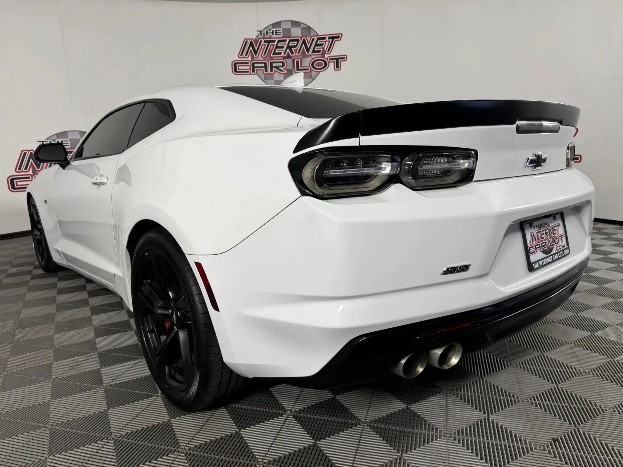 Used 2022 Chevrolet Camaro SS RWD image 24