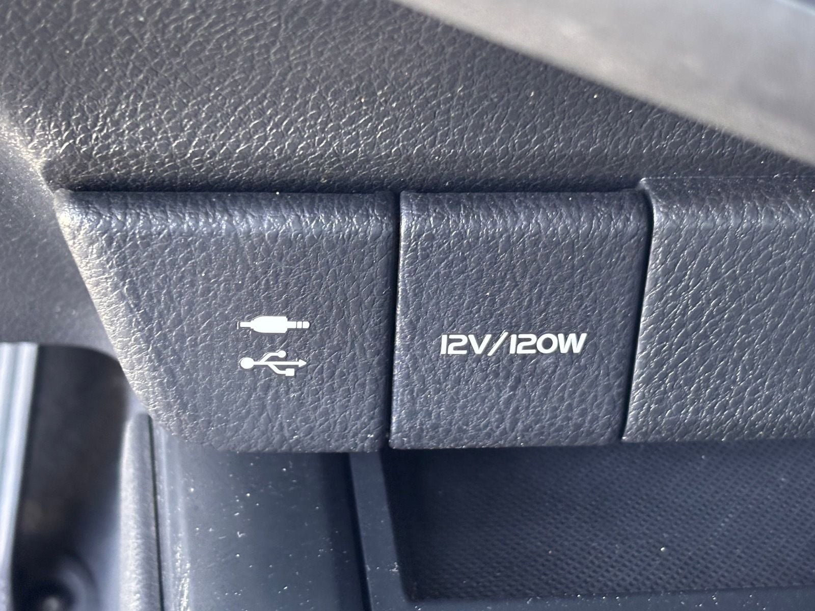 Used 2018 Toyota Camry XSE FWD image 30