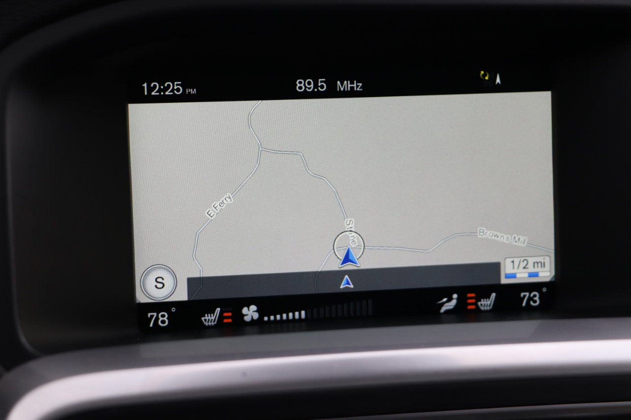 Used 2017 Volvo V60 T5 Cross Country w/ Climate Package image 17