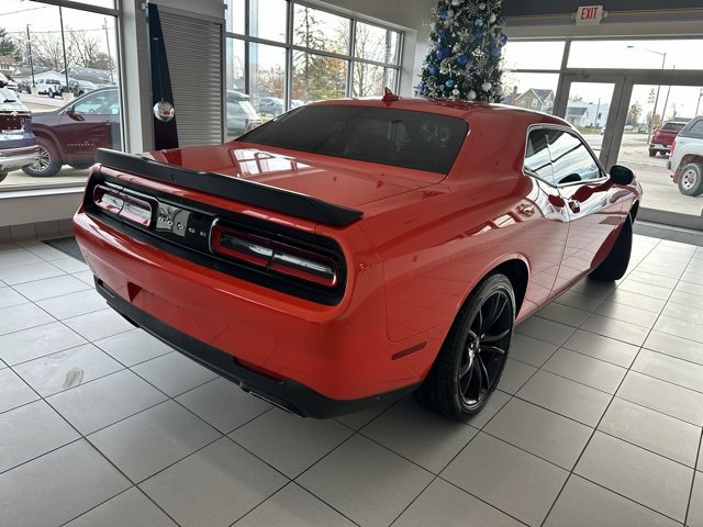 Used 2018 Dodge Challenger R/T w/ Driver Convenience Group image 4