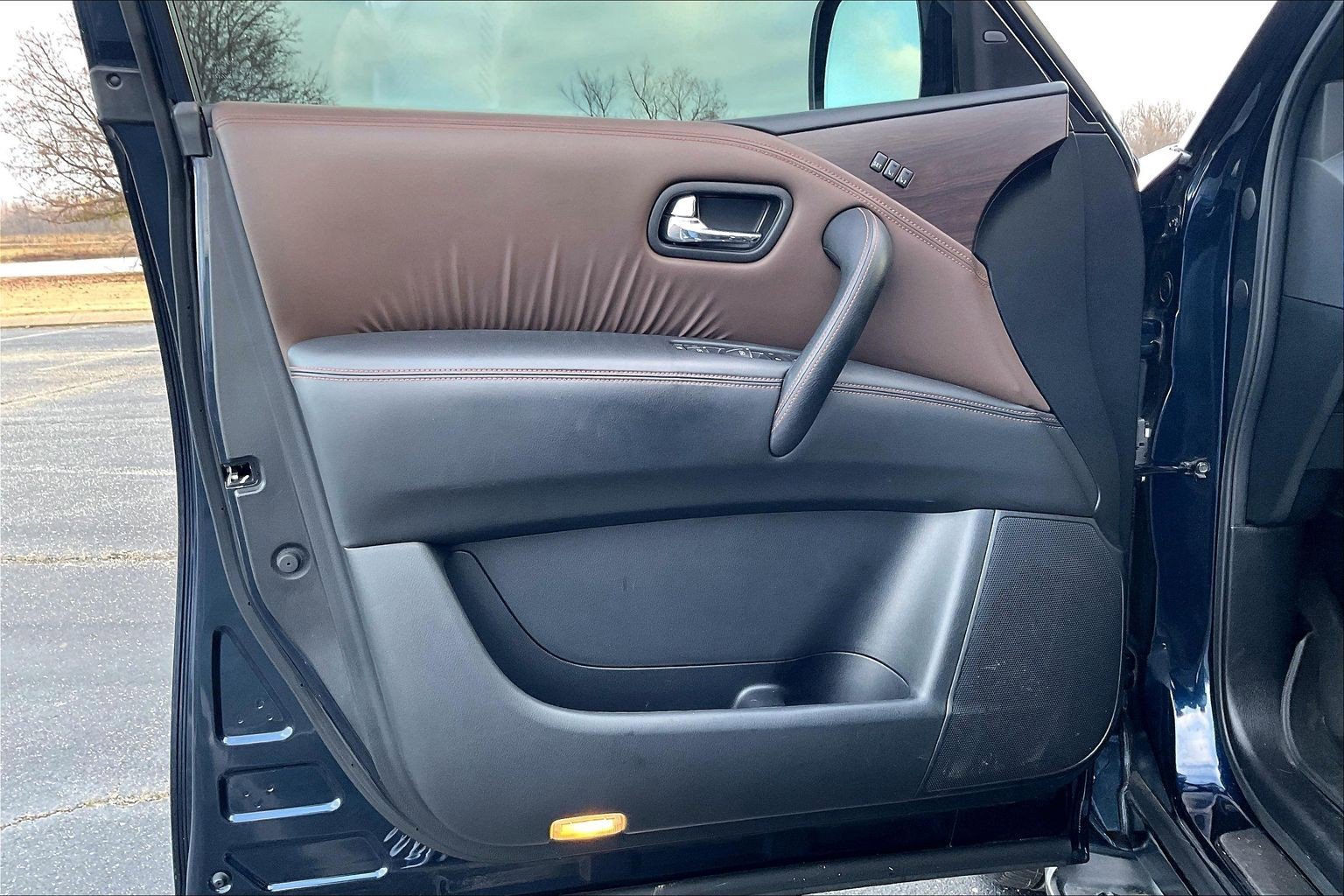 Used 2020 Nissan Armada Platinum w/ Platinum Reserve Package image 19