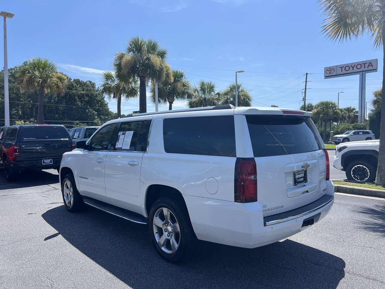 Used 2018 Chevrolet Suburban Premier AWD/4WD image 8