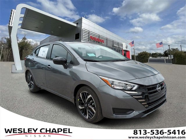 New 2025 Nissan Versa SR w/ Trunk Package