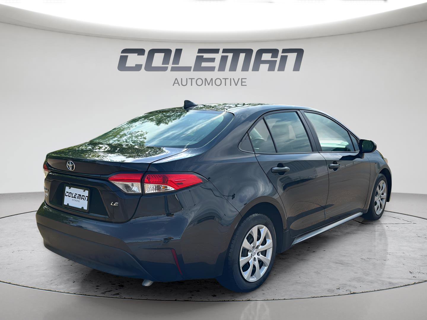 Used 2023 Toyota Corolla LE FWD image 5