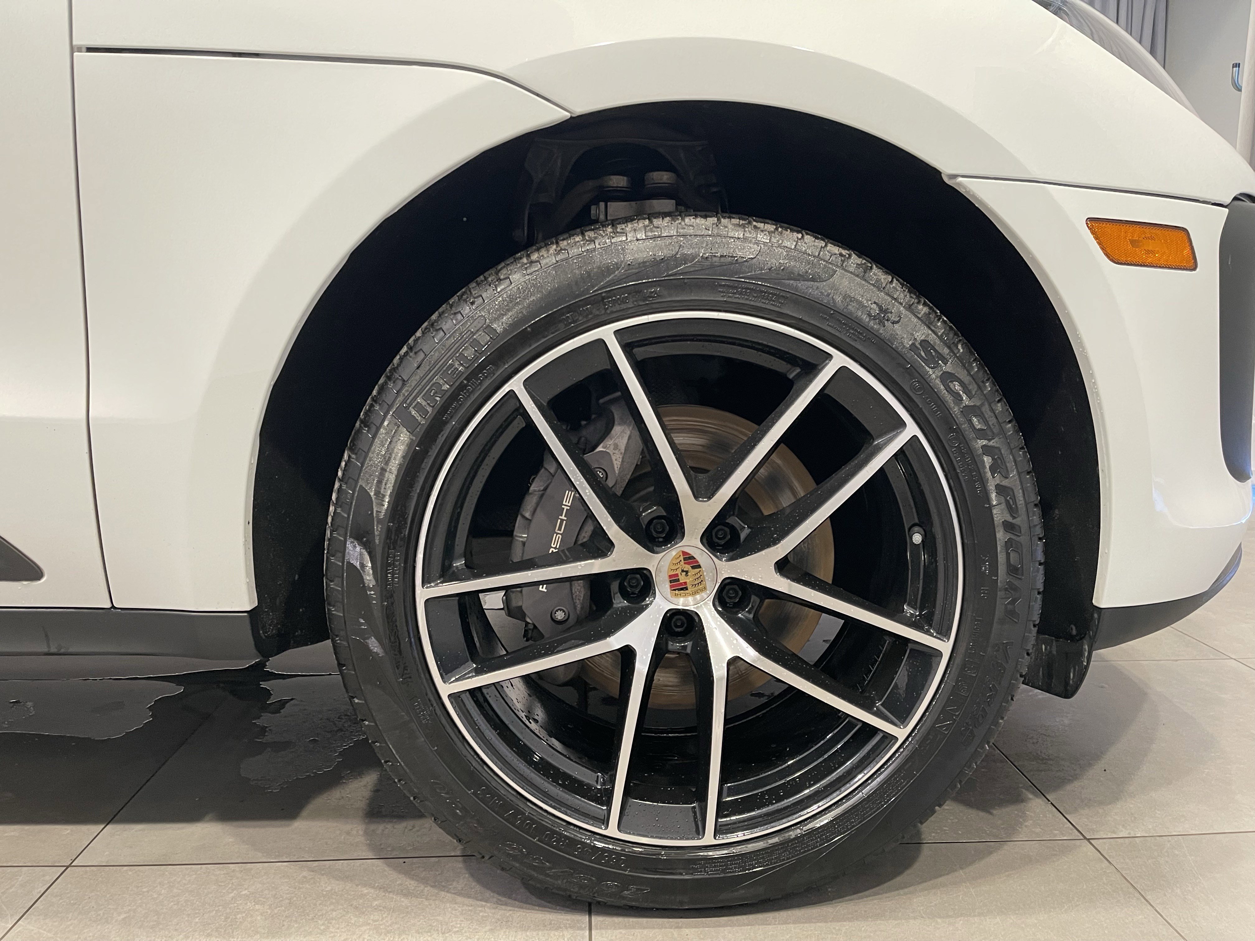 Used 2022 Porsche Macan image 11