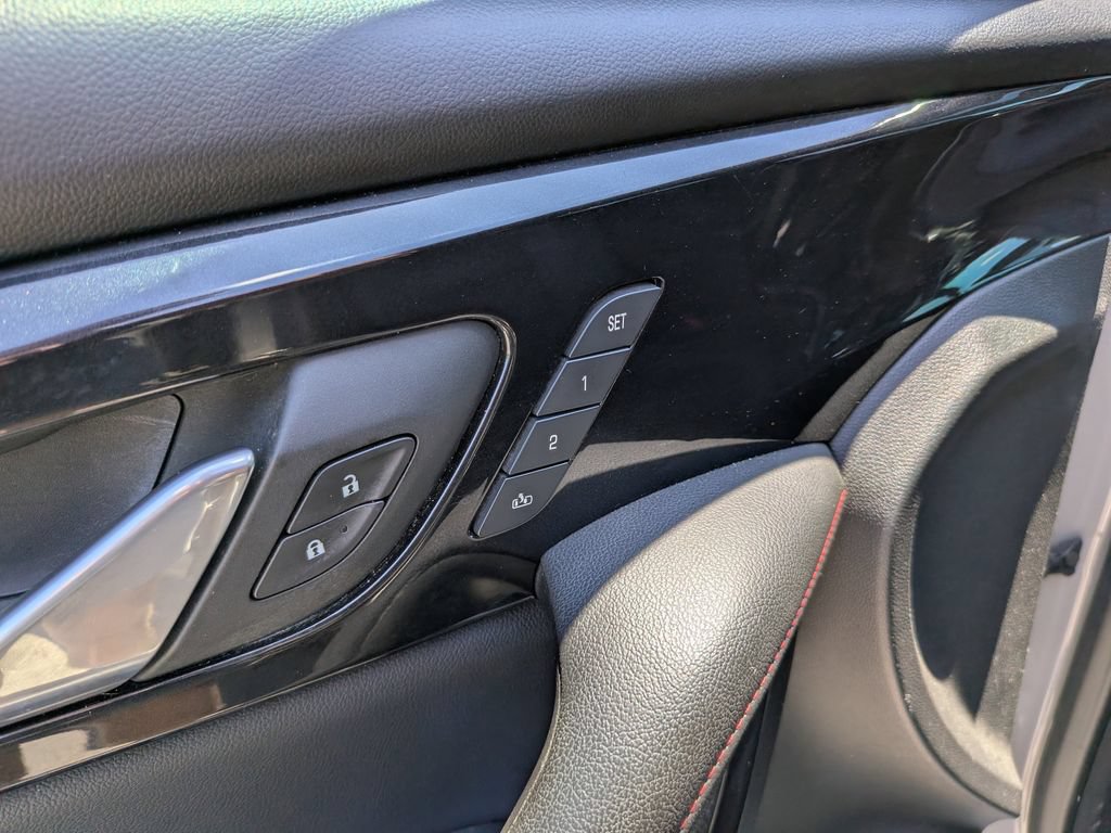 Used 2021 Chevrolet Blazer RS w/ Enhanced Convenience Package FWD image 17