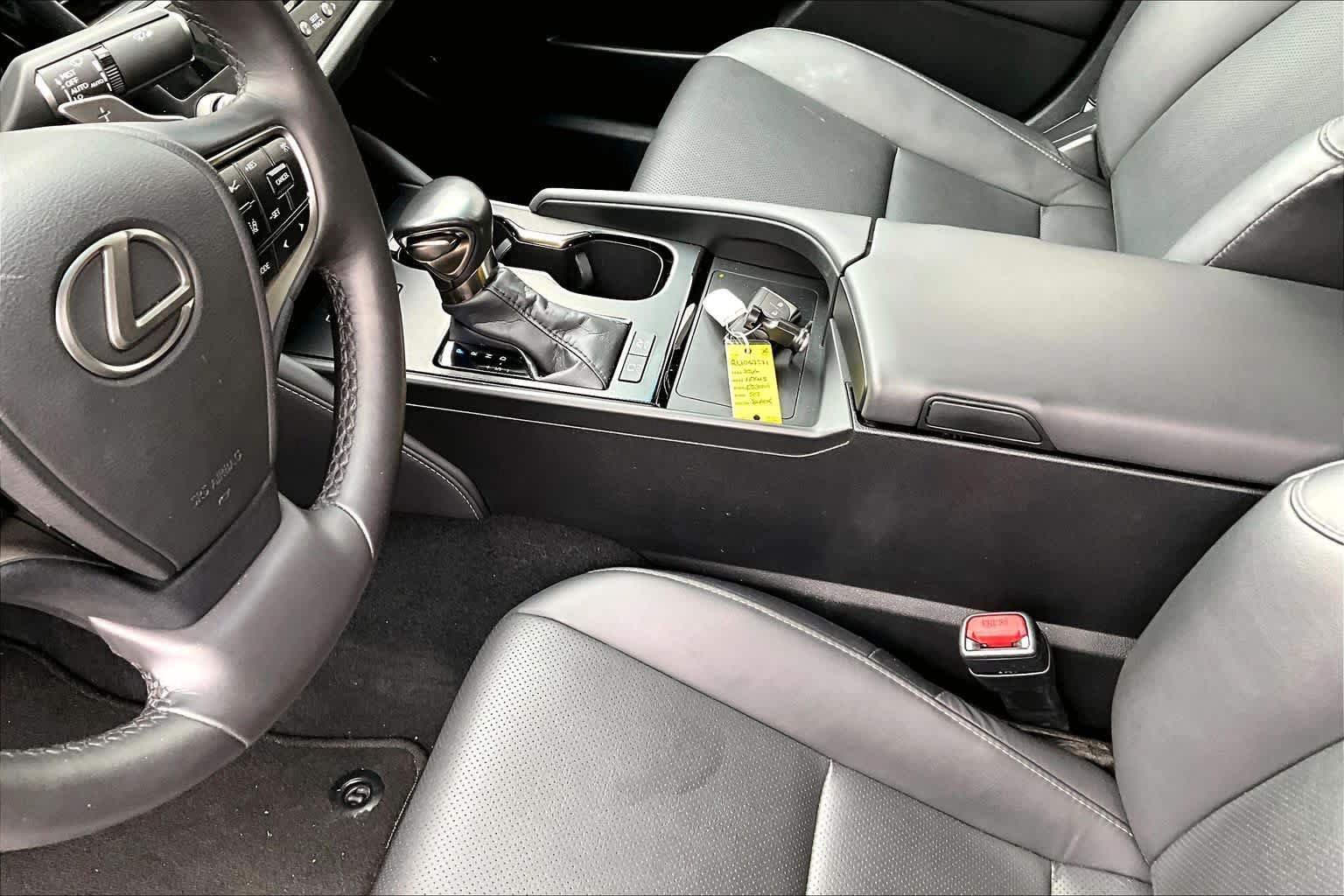 Used 2024 Lexus ES 300h w/ Premium Package FWD image 16