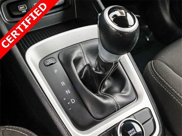 Certified 2023 Hyundai Venue SEL image 24