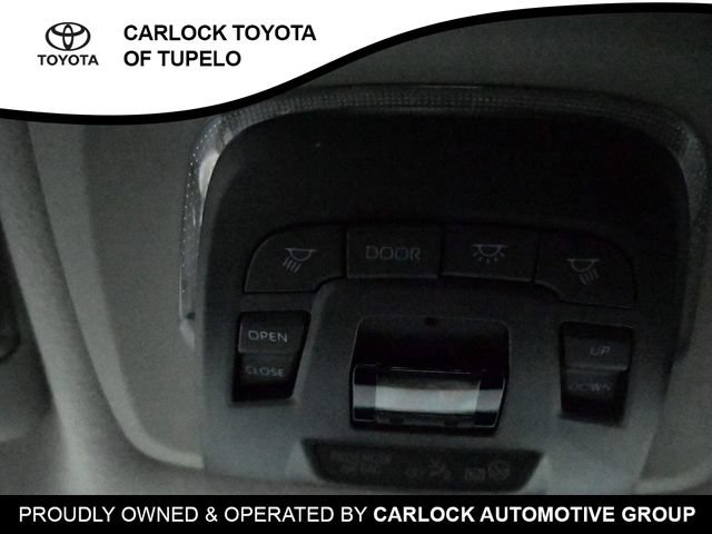 Used 2025 Toyota Corolla Cross XLE w/ Convenience Package AWD/4WD image 22