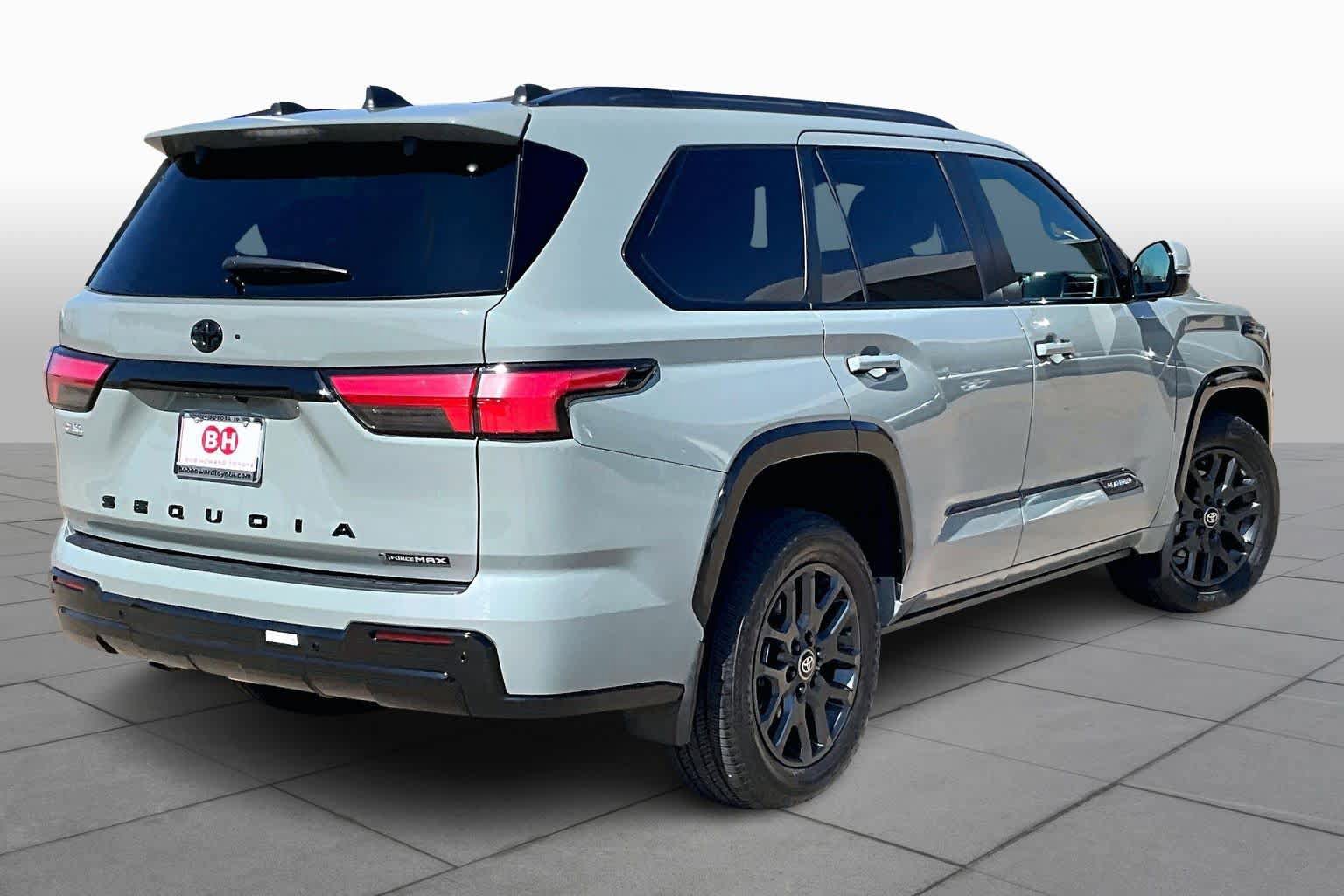 Used 2025 Toyota Sequoia Platinum w/ Tow Technology Package AWD/4WD image 13