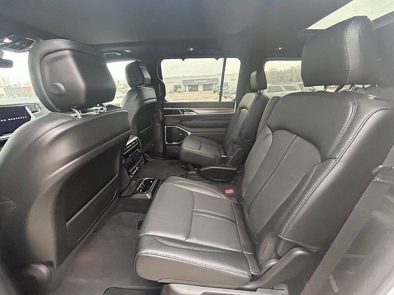 New 2025 Jeep Wagoneer L Series III w/ Quick Order Package 25C Super image 6