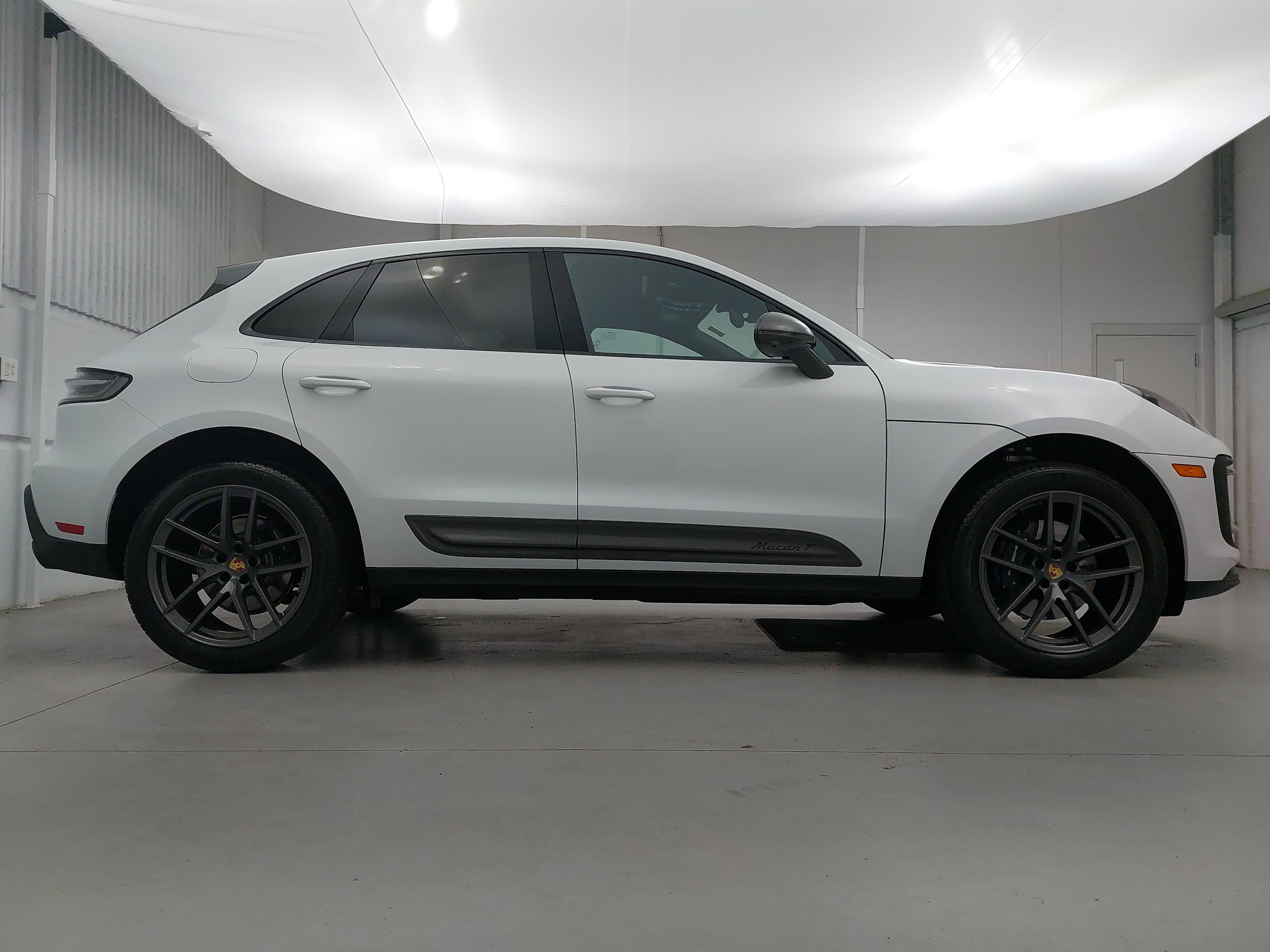 Certified 2026 Porsche Macan Turbo AWD/4WD image 8
