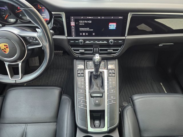 Used 2021 Porsche Macan image 32