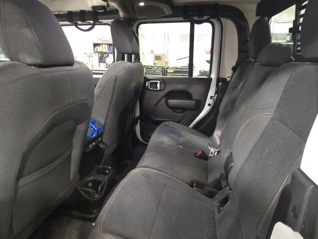 Used 2025 Jeep Gladiator Sport AWD/4WD image 13