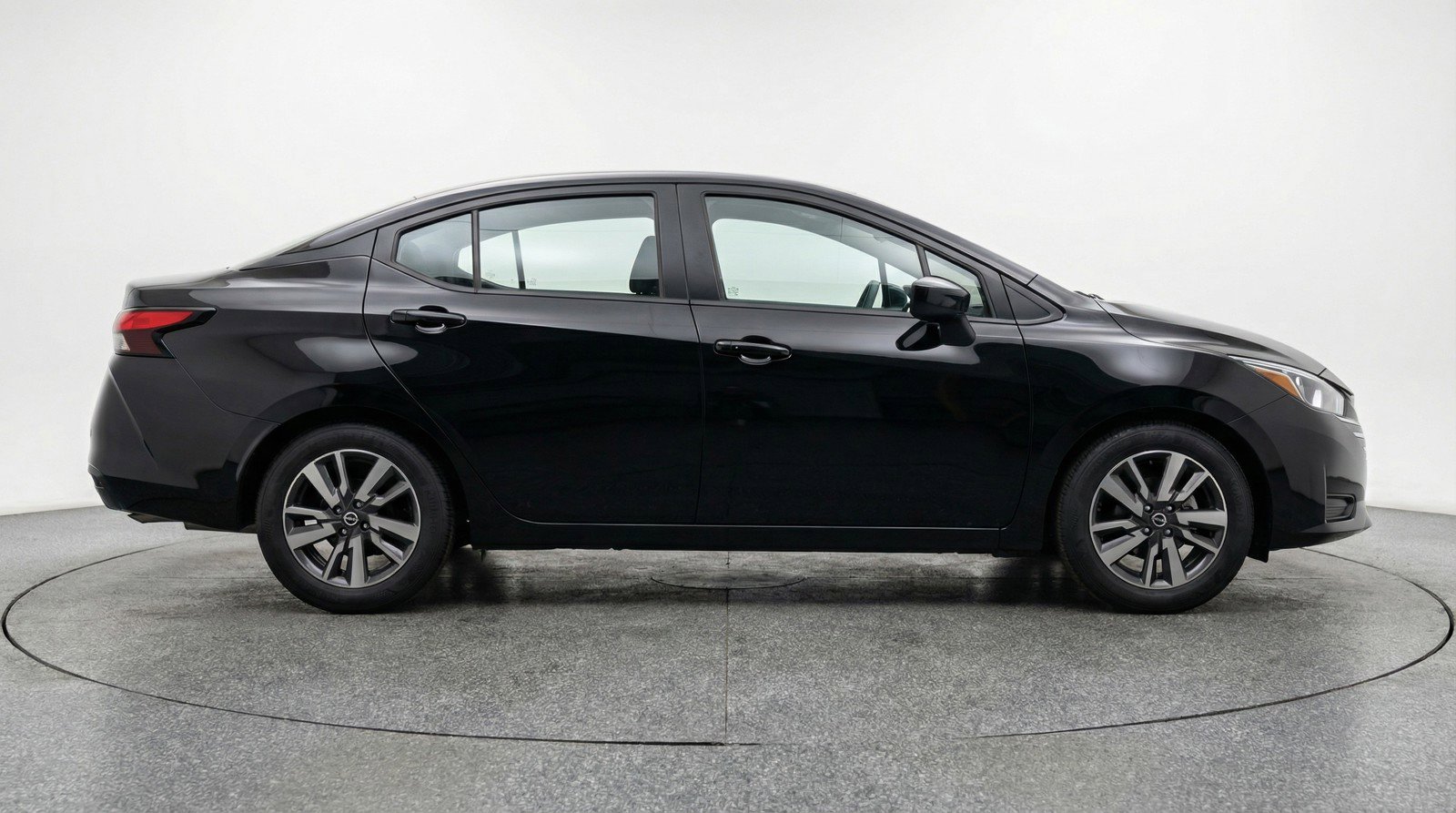 Used 2025 Nissan Versa SV image 11