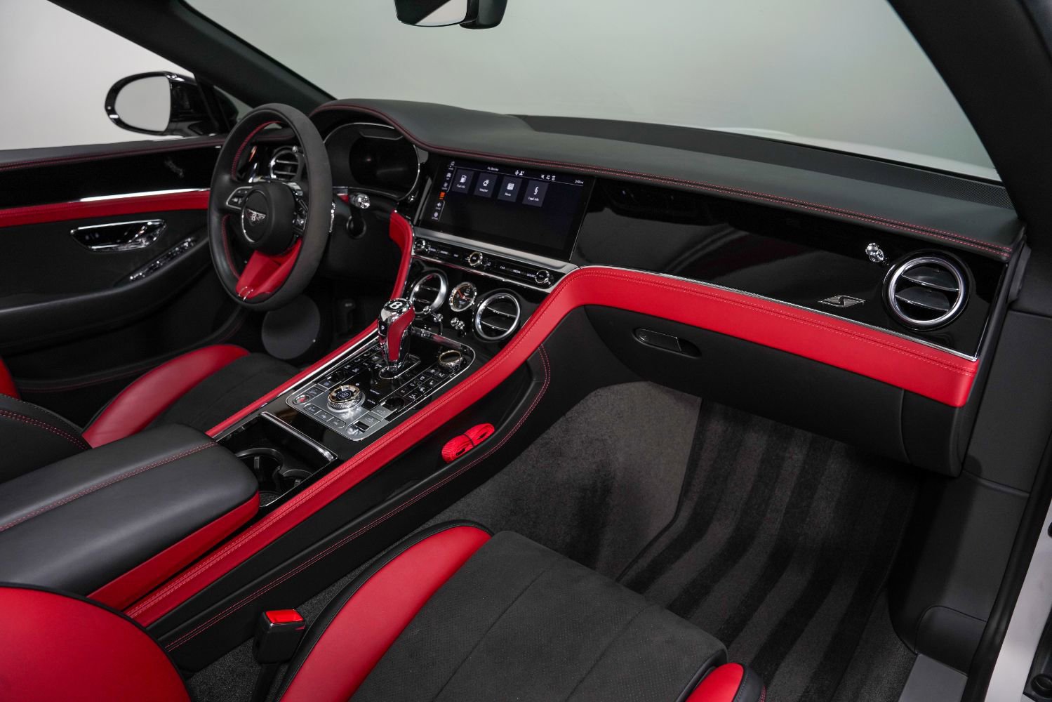 Used 2023 Bentley Continental GT S image 32