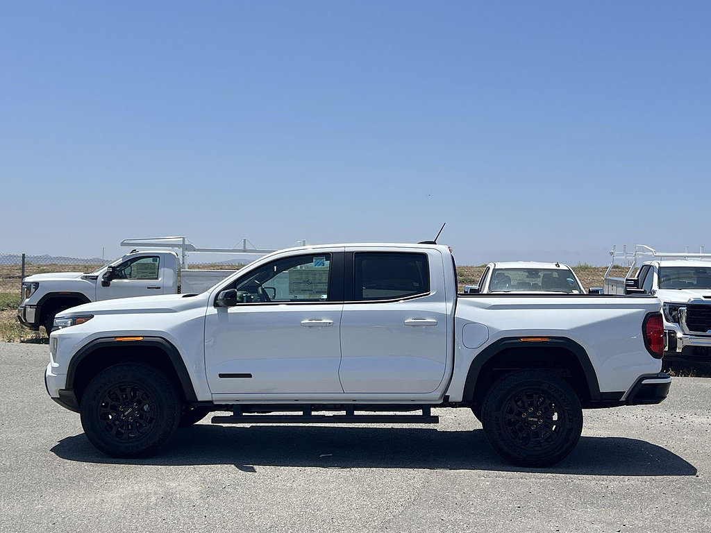 New 2026 GMC Canyon Elevation w/ LPO, Black Badging Package RWD image 6